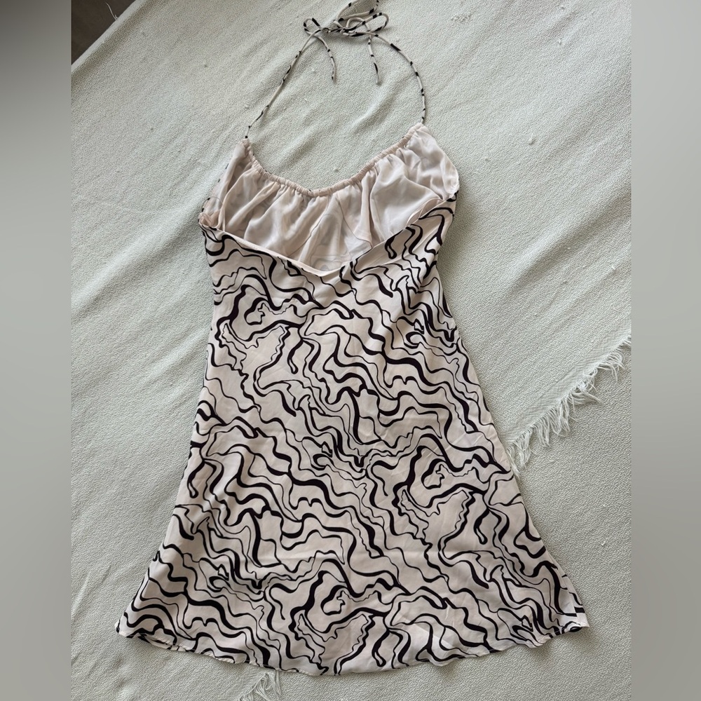 Abercrombie Halter Ruched Mini Dress. - Picture 4 of 7